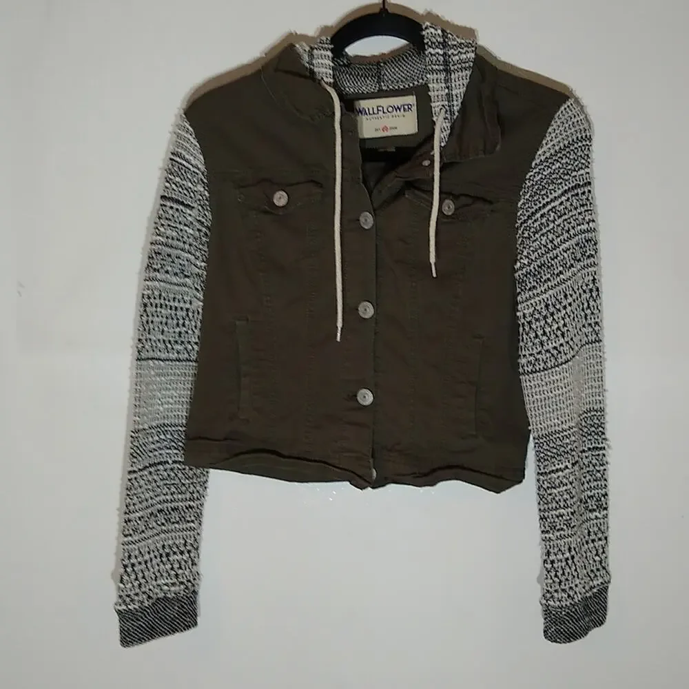 Girls Wallflower authentic denim jacket. Size Medium