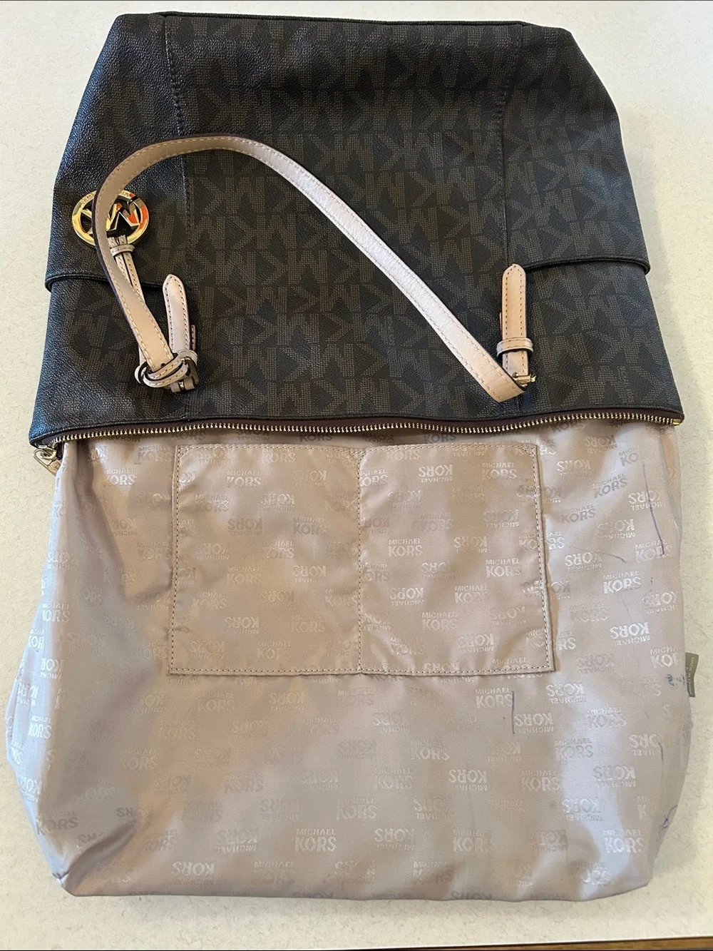 MICHAEL Michael Kors Jet Set East West Tote Signature Monogram Canvas E-1306