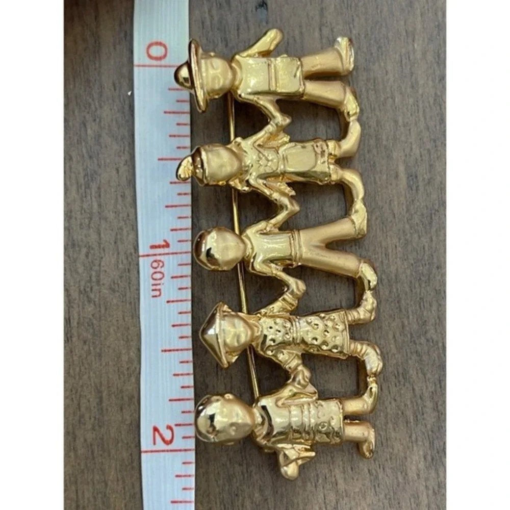 Ajc this brooch