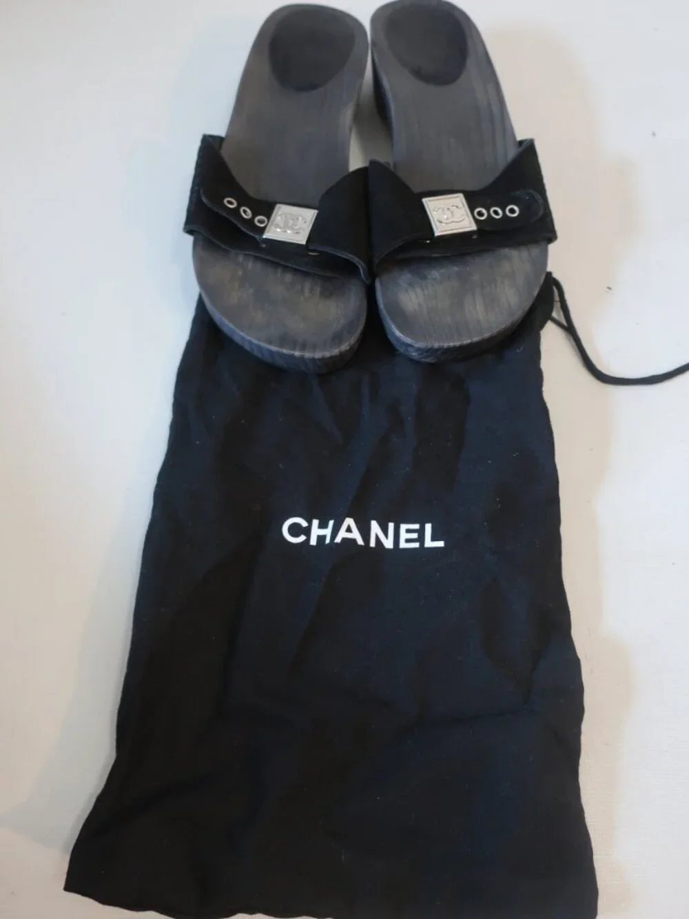 CHANEL authentic women