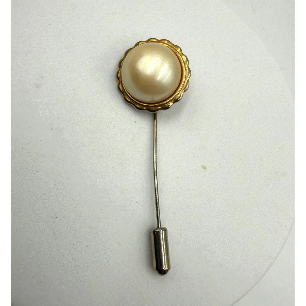 Vintage‎ Faux Pearl Stick Pin Gold Tone Scalloped Bezel Lapel Scarf Pin 2.5 Inch