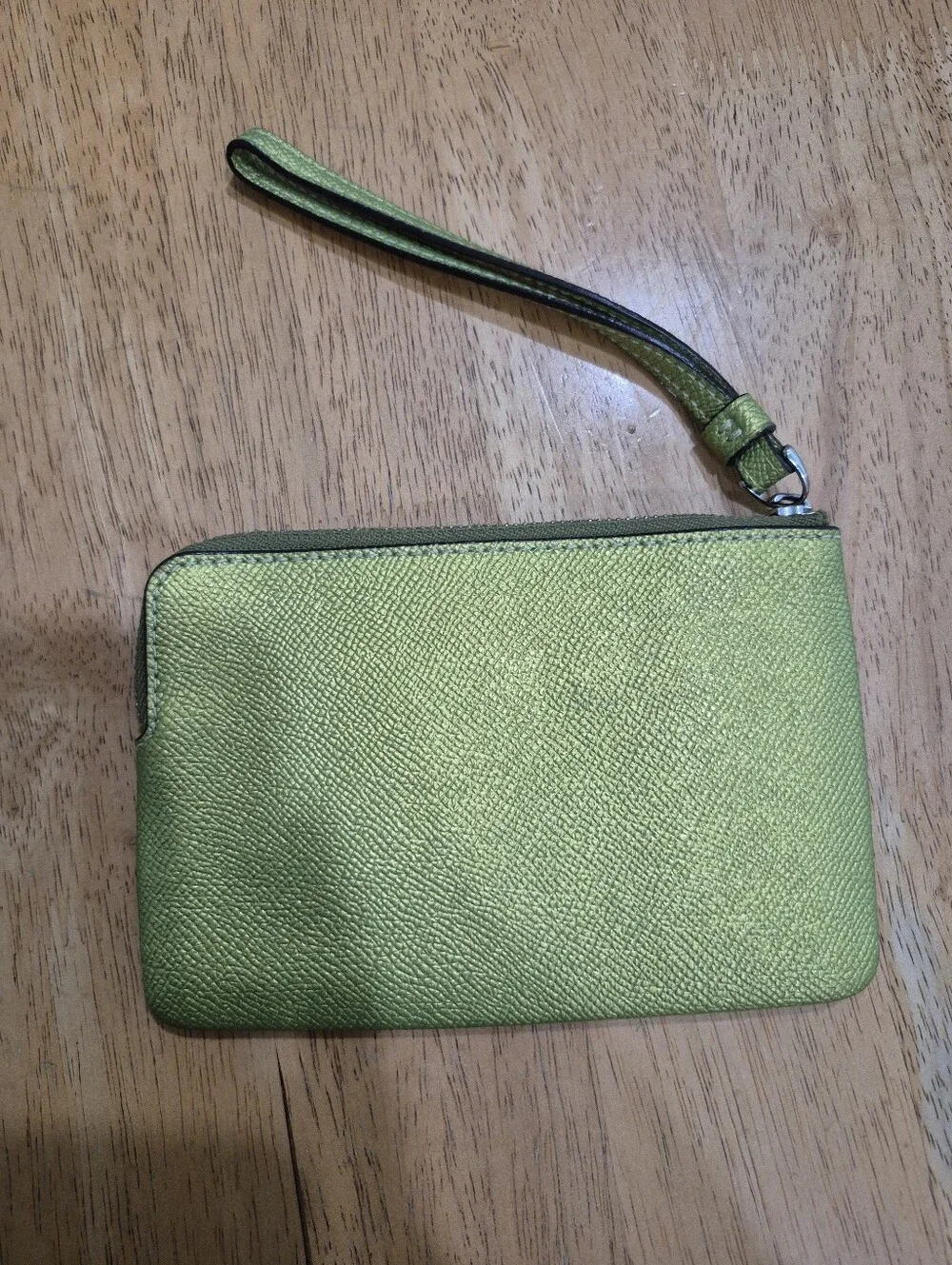 EUC Coach F58032 Green Chartreuse Corner Zip Wristlet Crossgrain Leather Wallet
