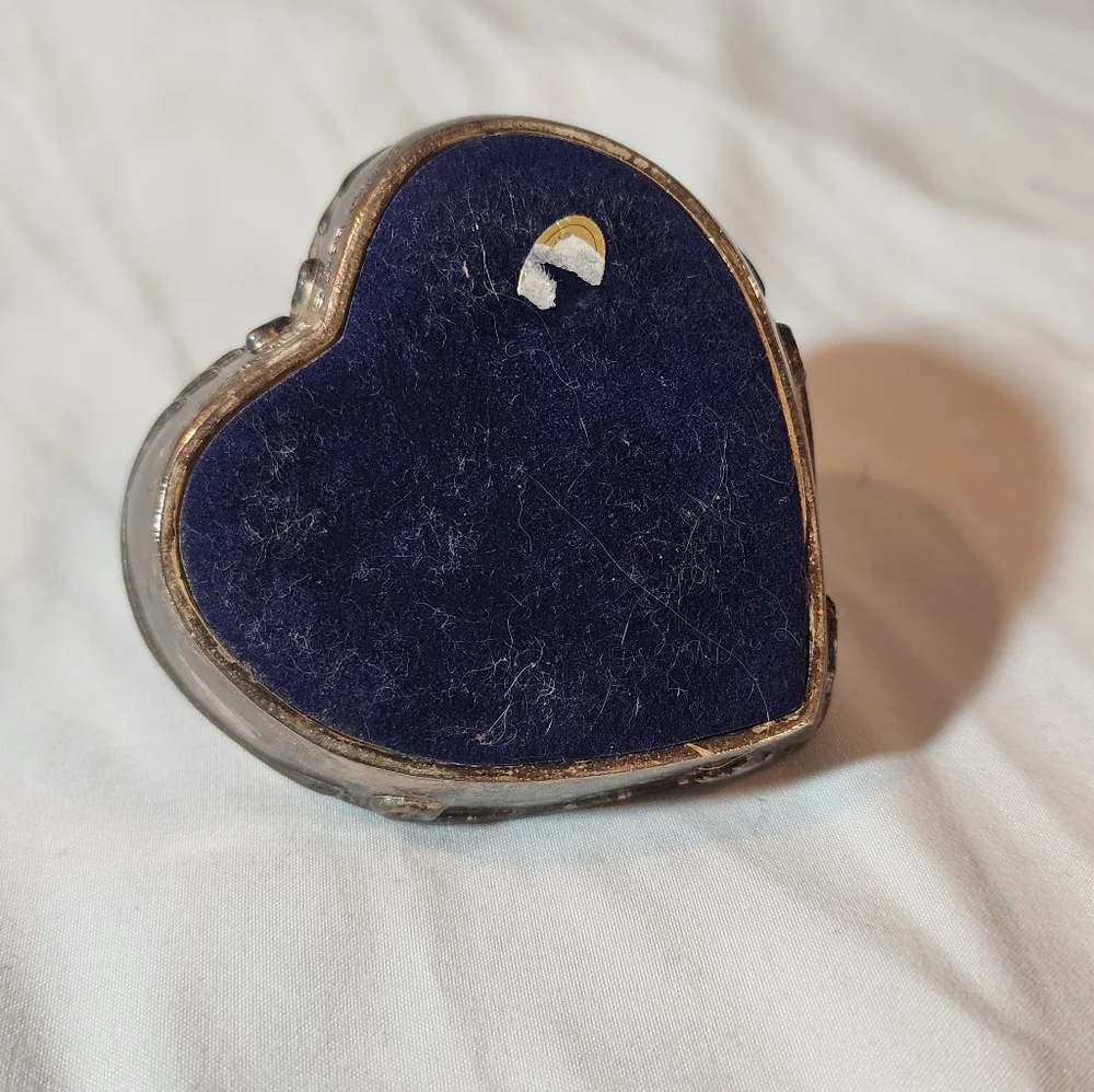 N/A vintage silver holder