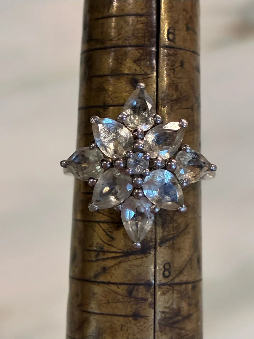 925 Sterling Silver Cluster Ring Size 7  - Women