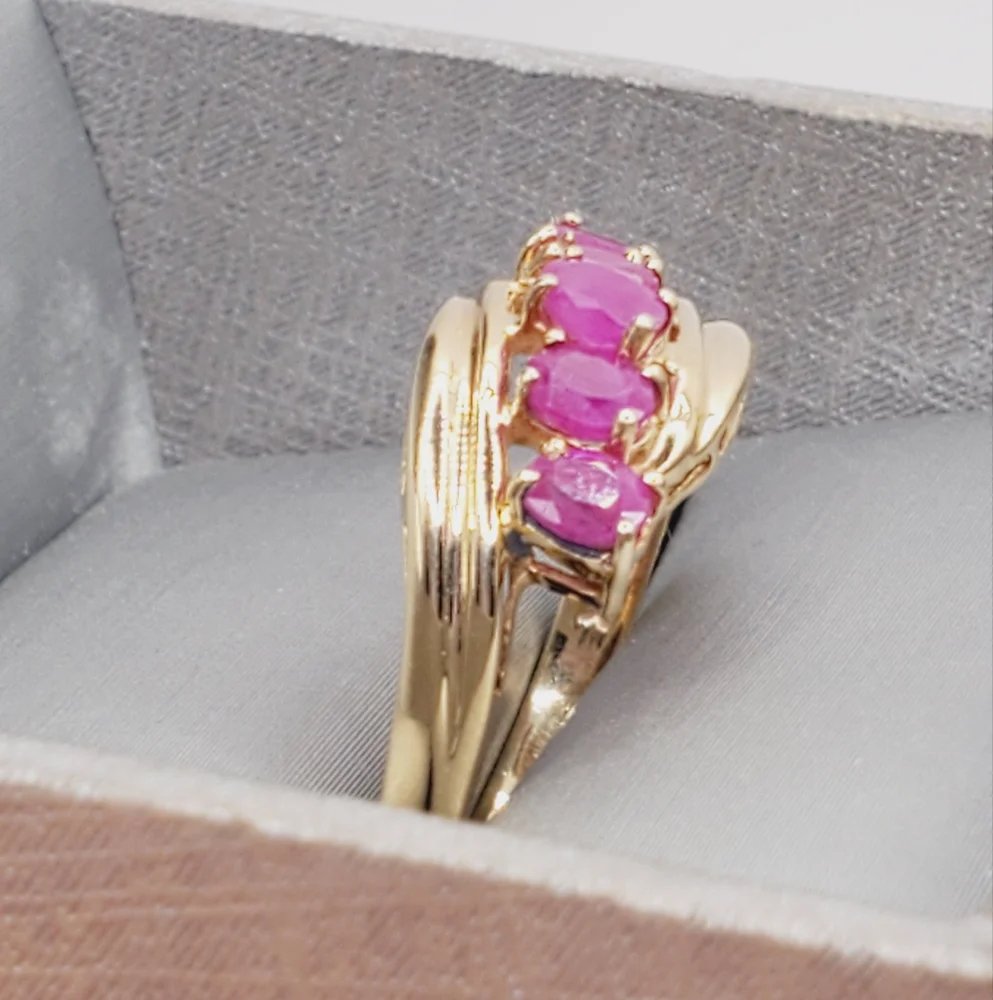 10k Yellow Gold Ruby Ring