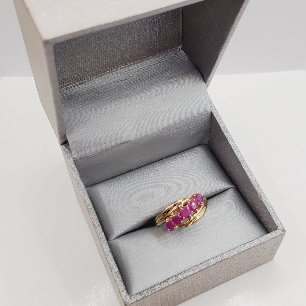 10k Yellow Gold Ruby Ring