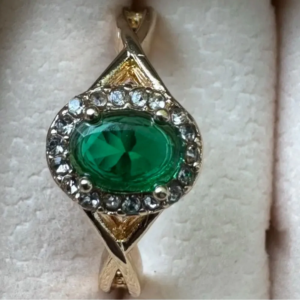 Gold and Emerald Gemstone Ring - NEW - SIZE 6, 7, 8, or 9 Available