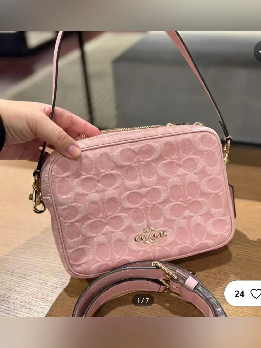 Coach signature ideal wear