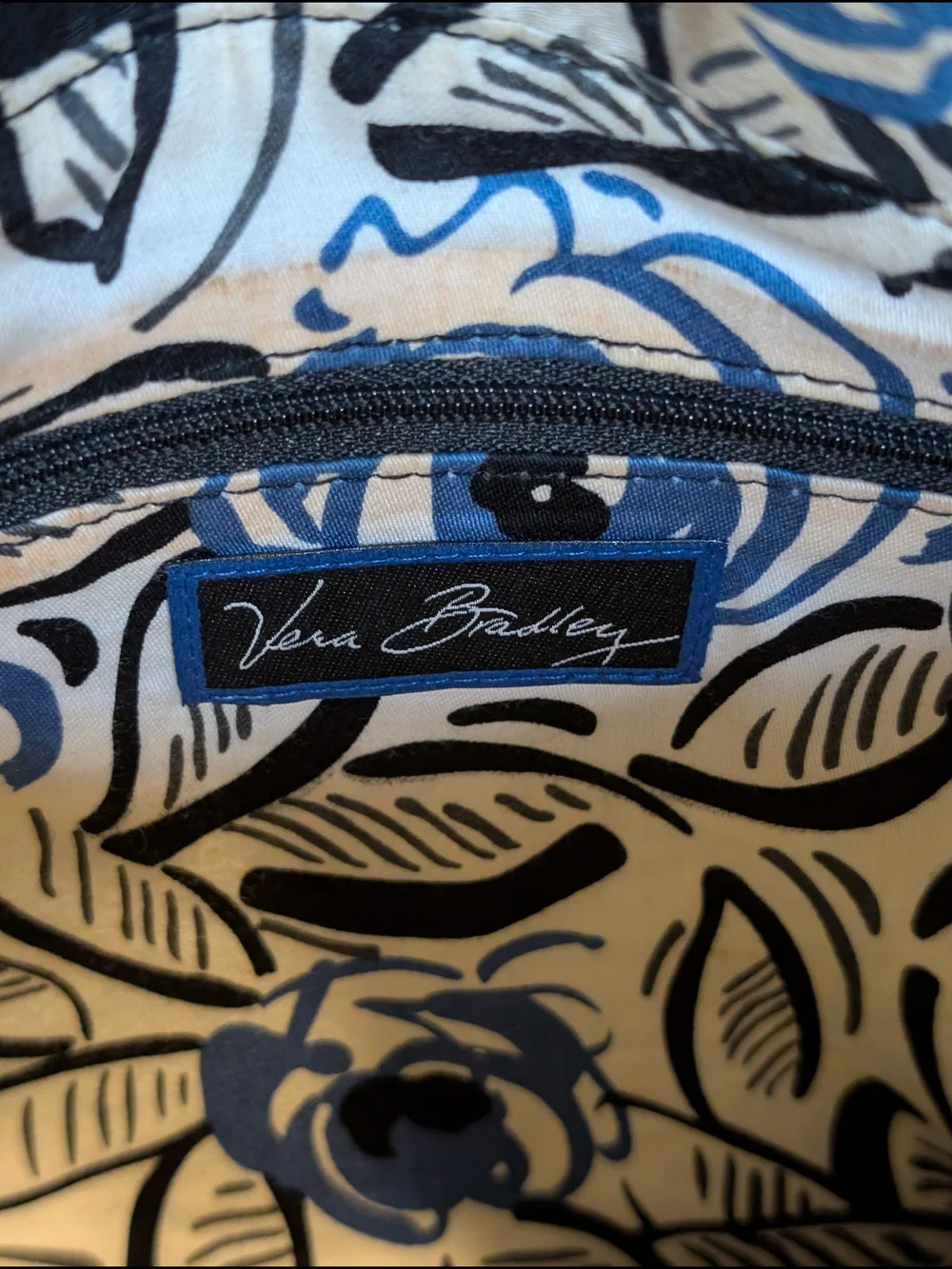 Vera Bradley Black Quilted Knob Hill Handbag Stitching Accents