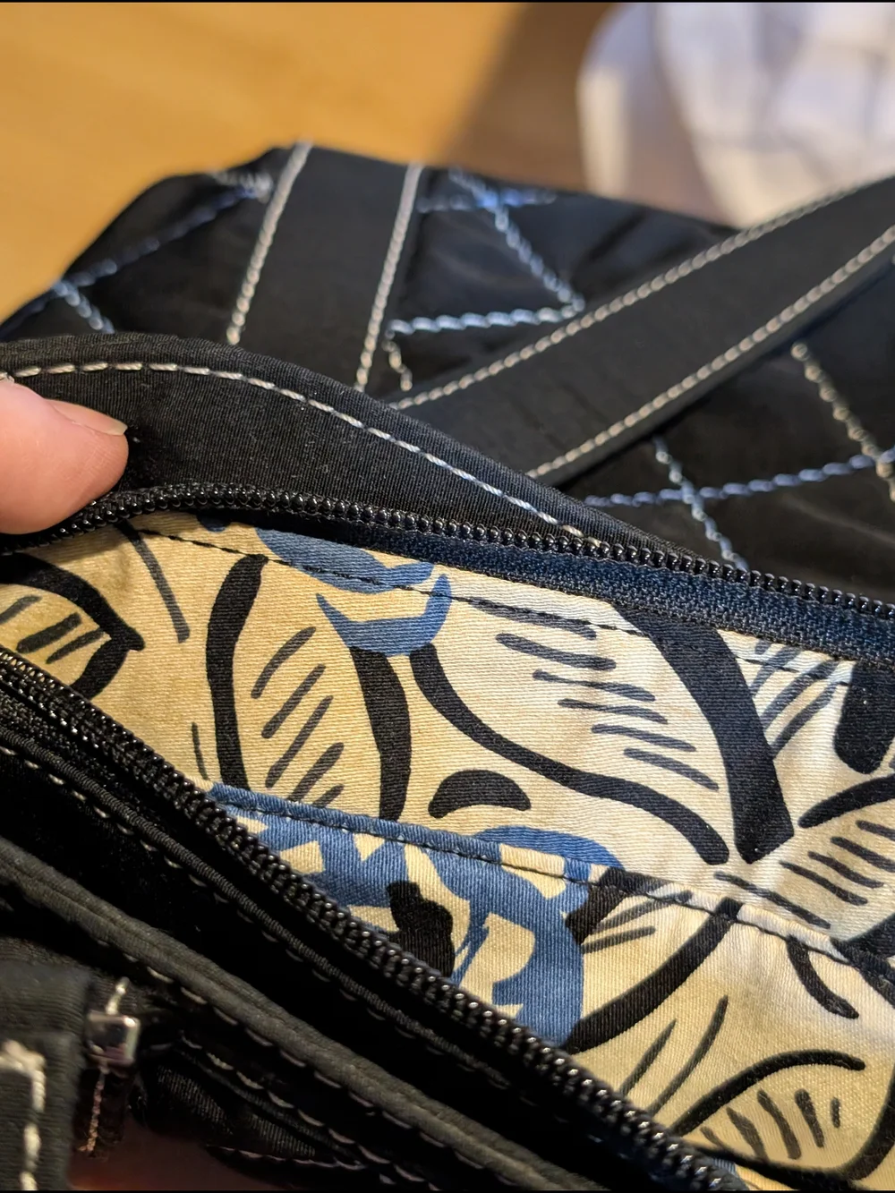 Vera Bradley Black Quilted Knob Hill Handbag Stitching Accents