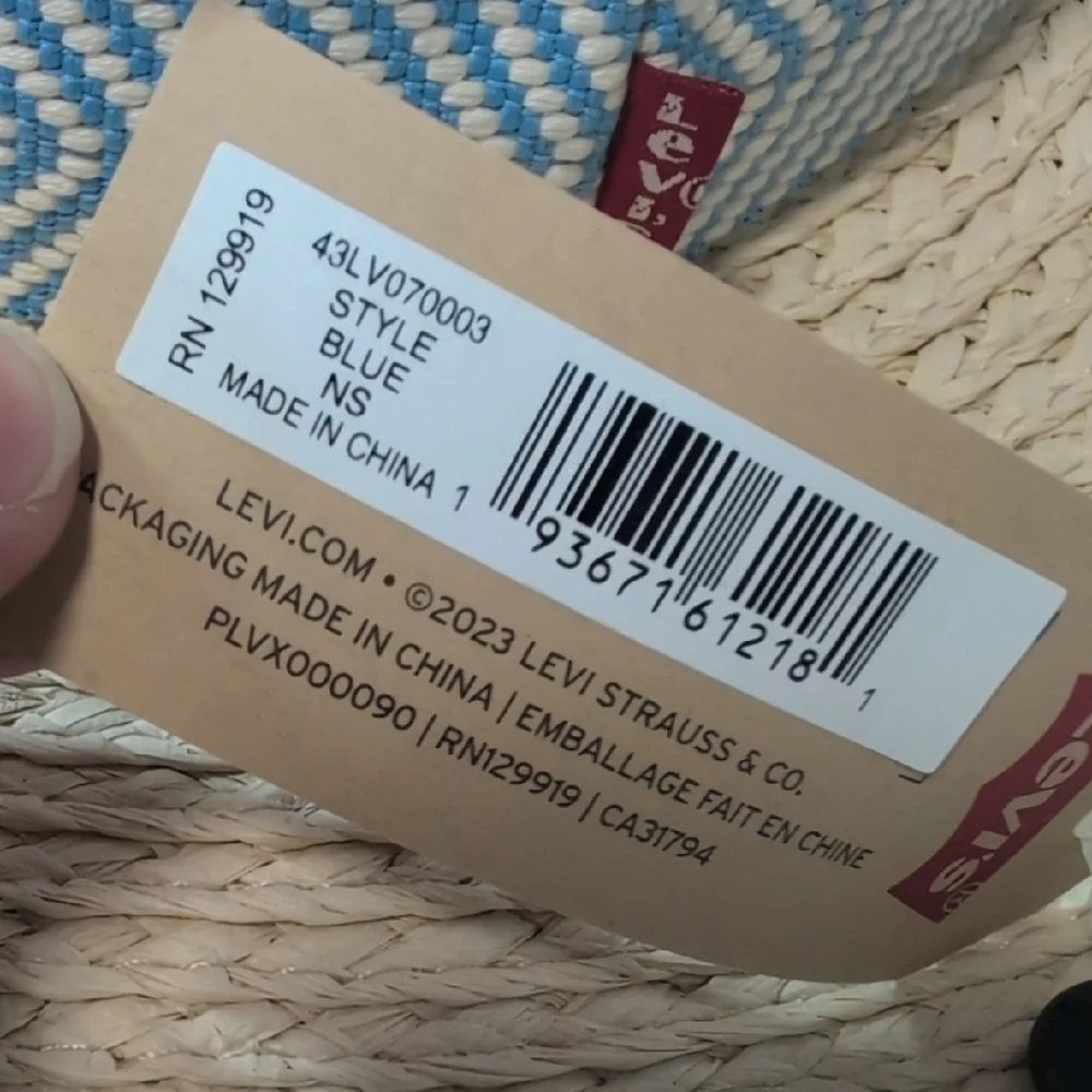 Levis stylish straw