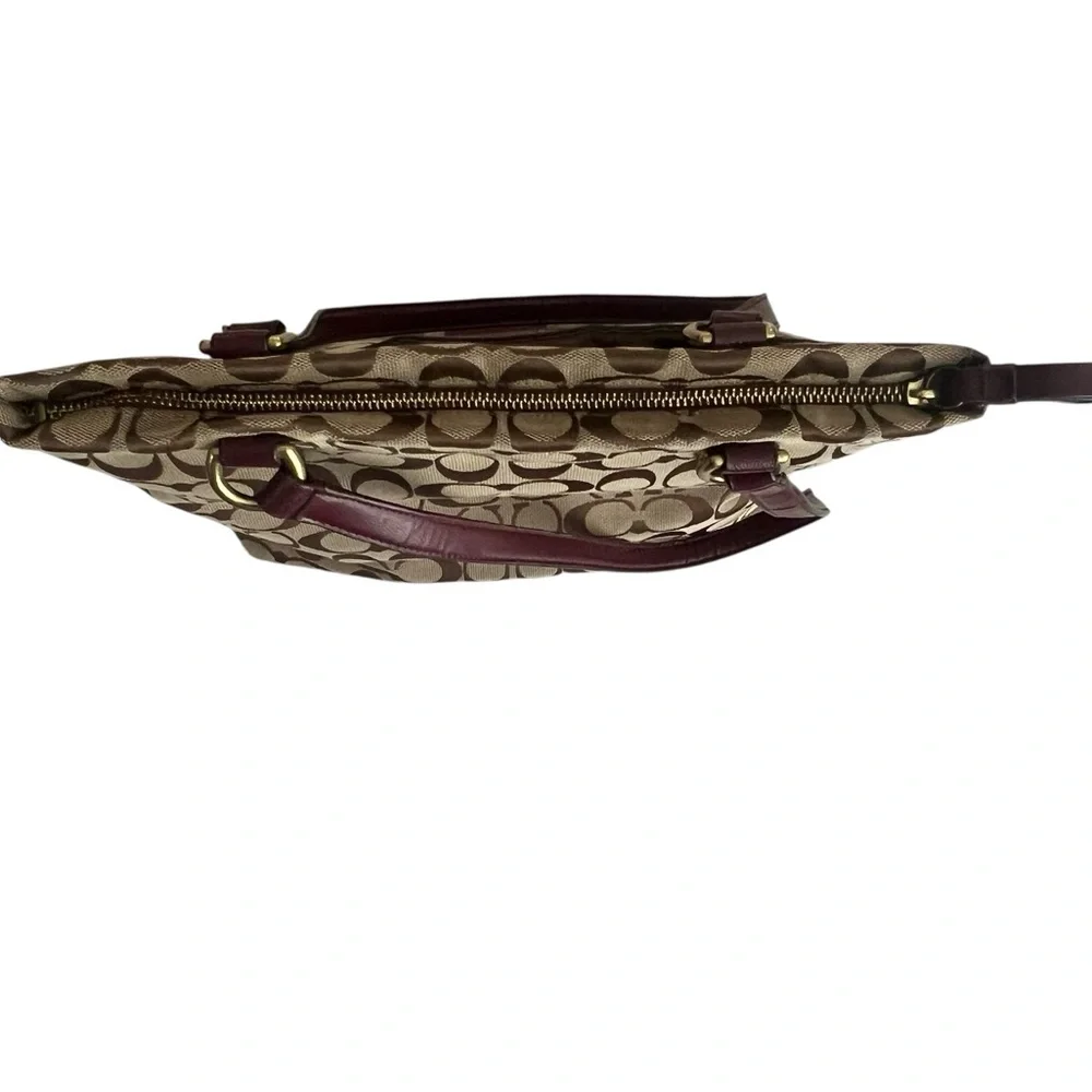 Coach classic signature
