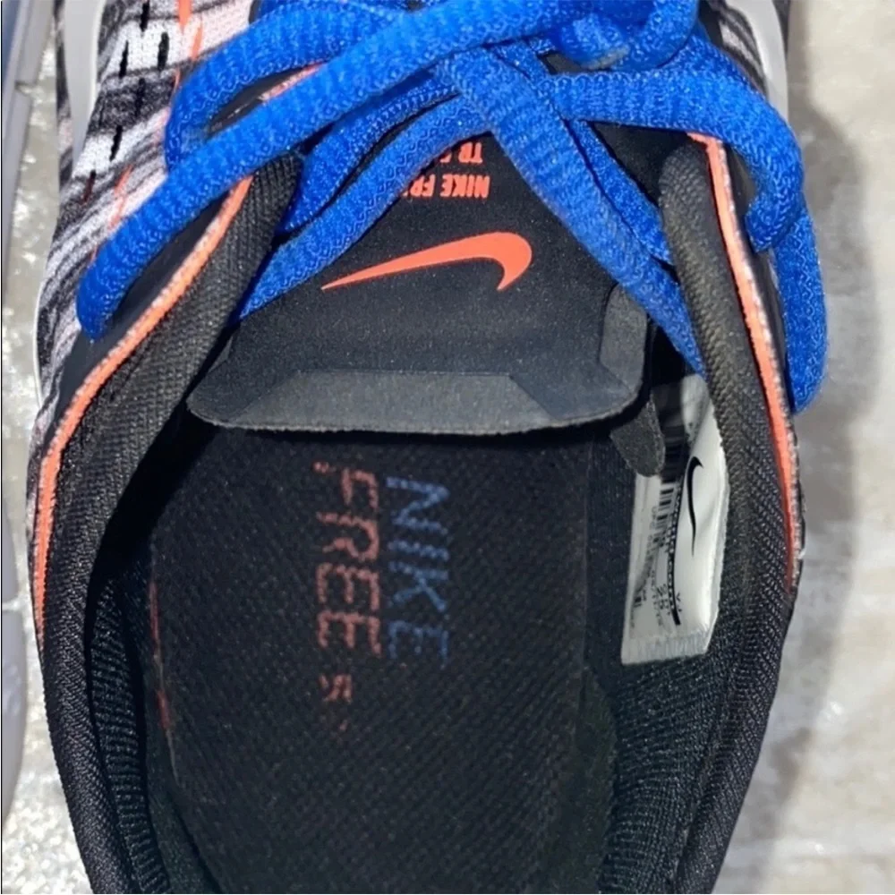 Nike free sneakers