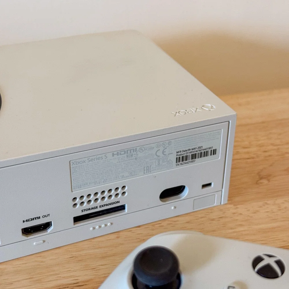 Microsoft Xbox Series S 500GB Console Robot White with Rechargeable Controller