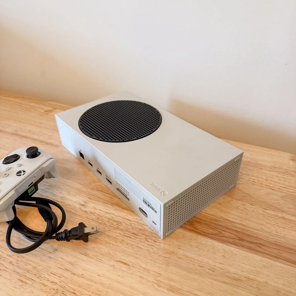 Microsoft Xbox Series S 500GB Console Robot White with Rechargeable Controller