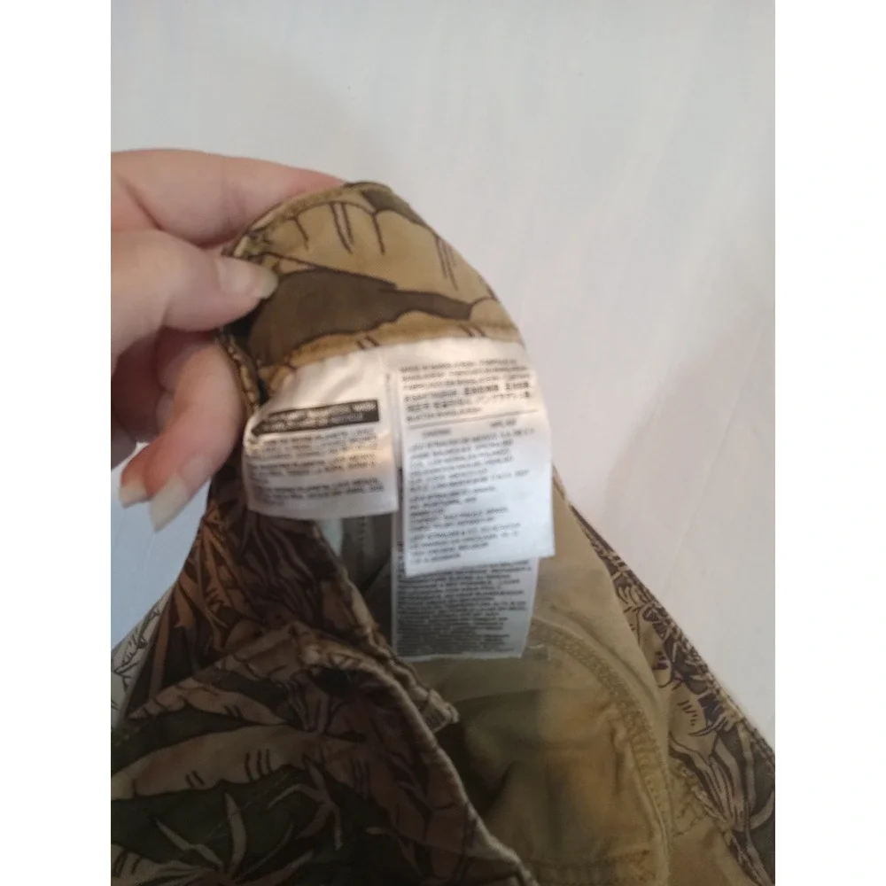 Levis leaf added from