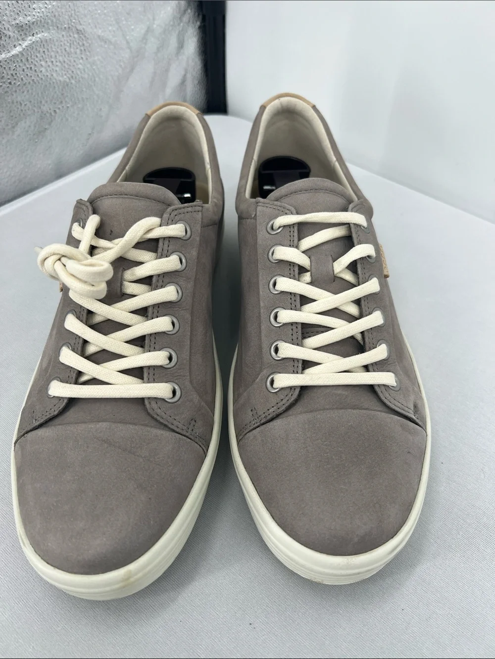 Ecco Men's Taupe Leather Low-Top Sneakers with Cream Laces