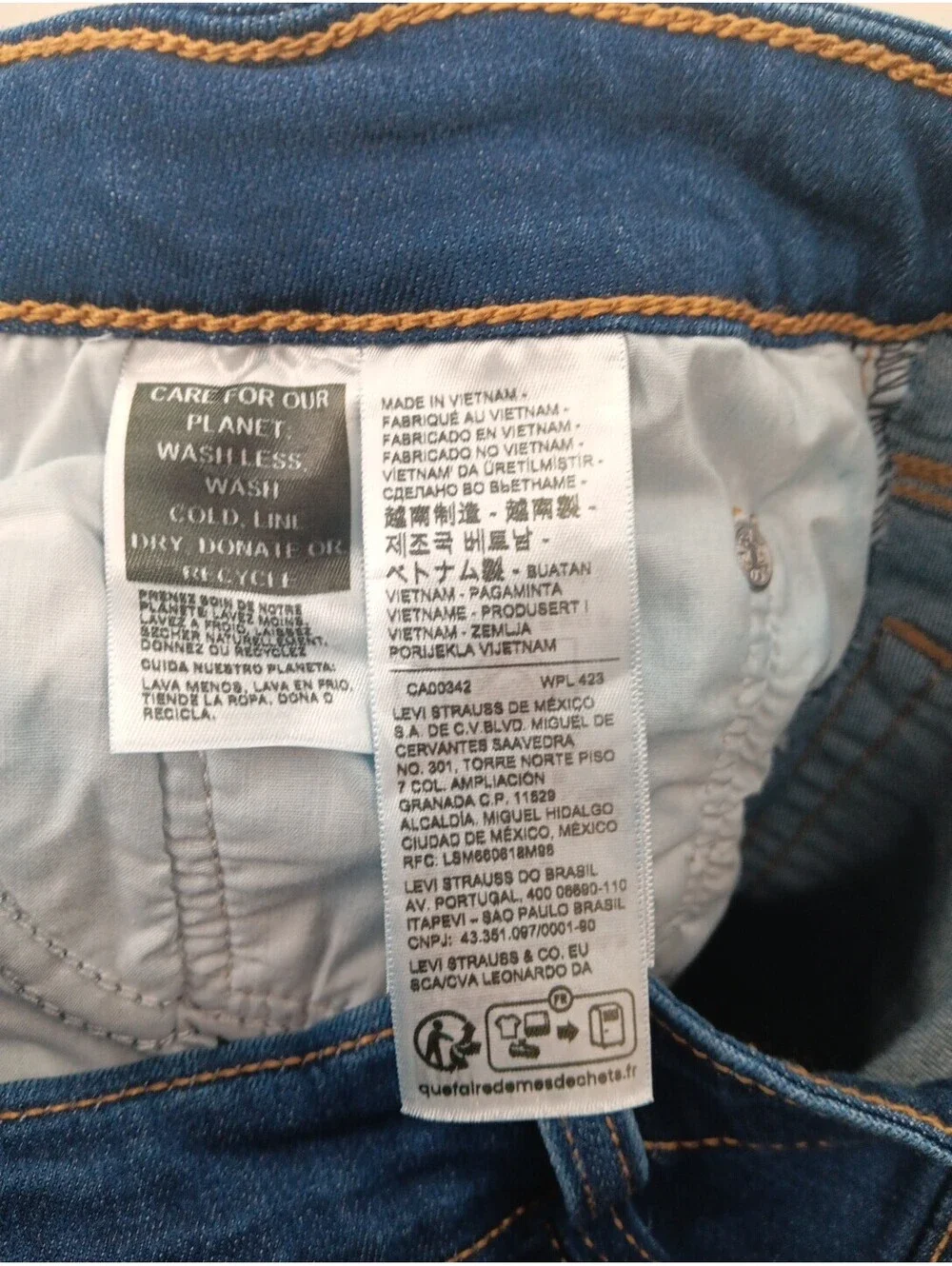 Levis Jeans Mens 32x20 Blue Denim Skinny Stretch Outdoor Work Casual Pants