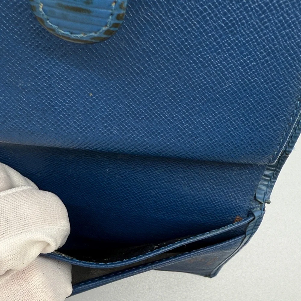 Louis Vuitton versatile elegant