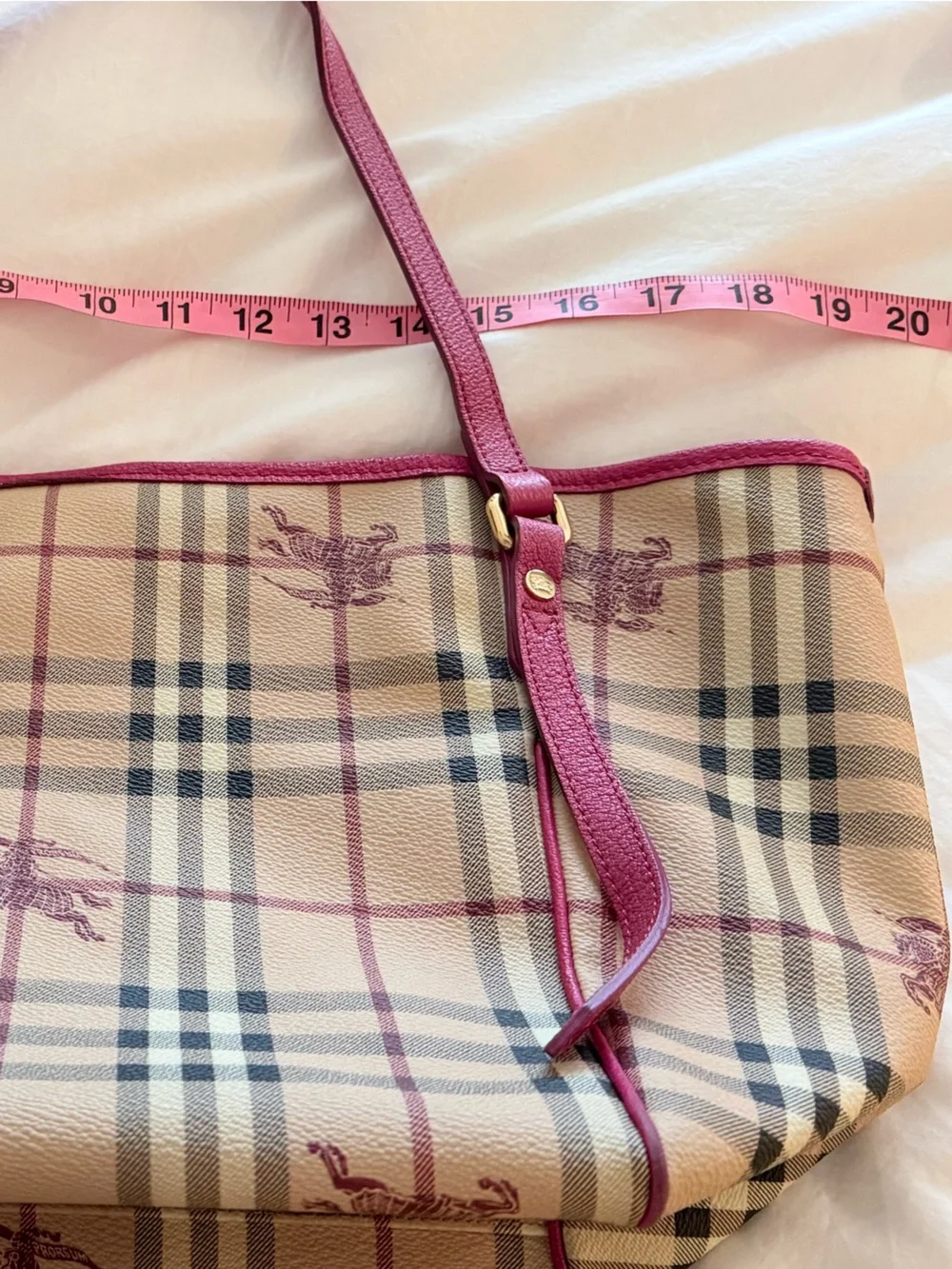 Burberry original     pouch