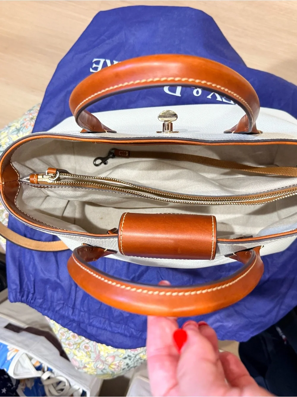 Dooney & Bourke roomy dooney pebbled
