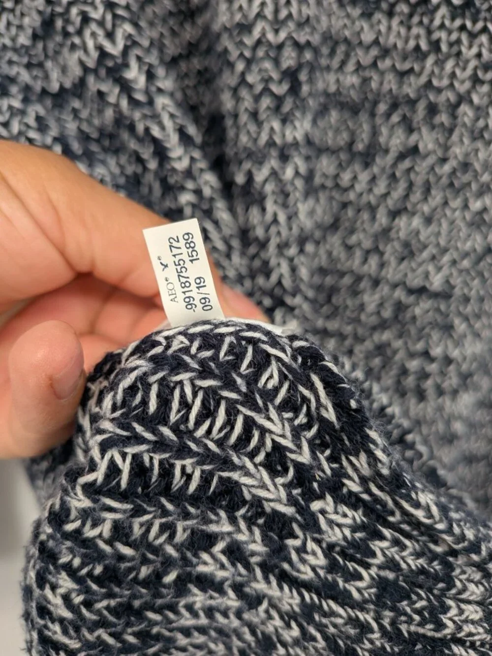 American Eagle Outfitters material cotton