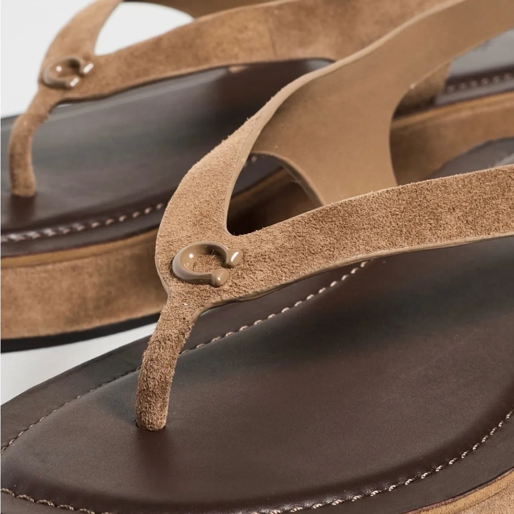 Coach sculpted platform