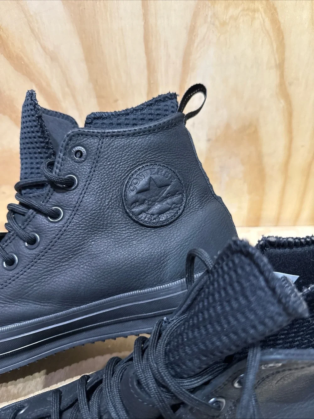 Converse versatile men