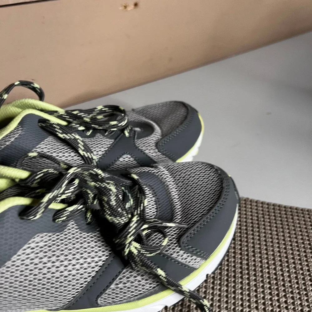 Vionic active sneakers