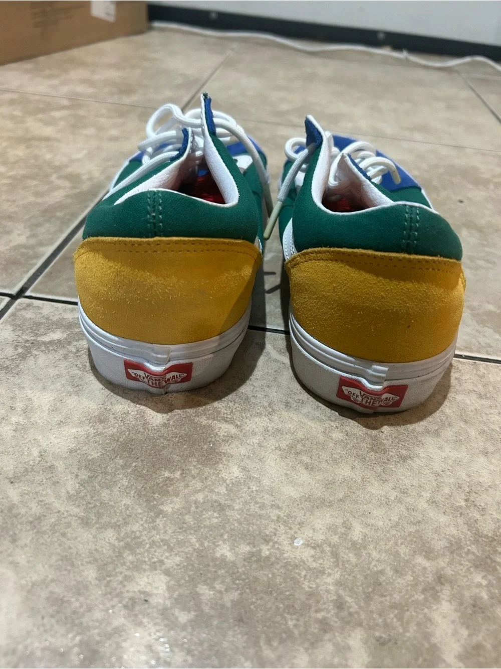 Classic Green & Blue Low-Top Men's Sneakers with White Stripe
