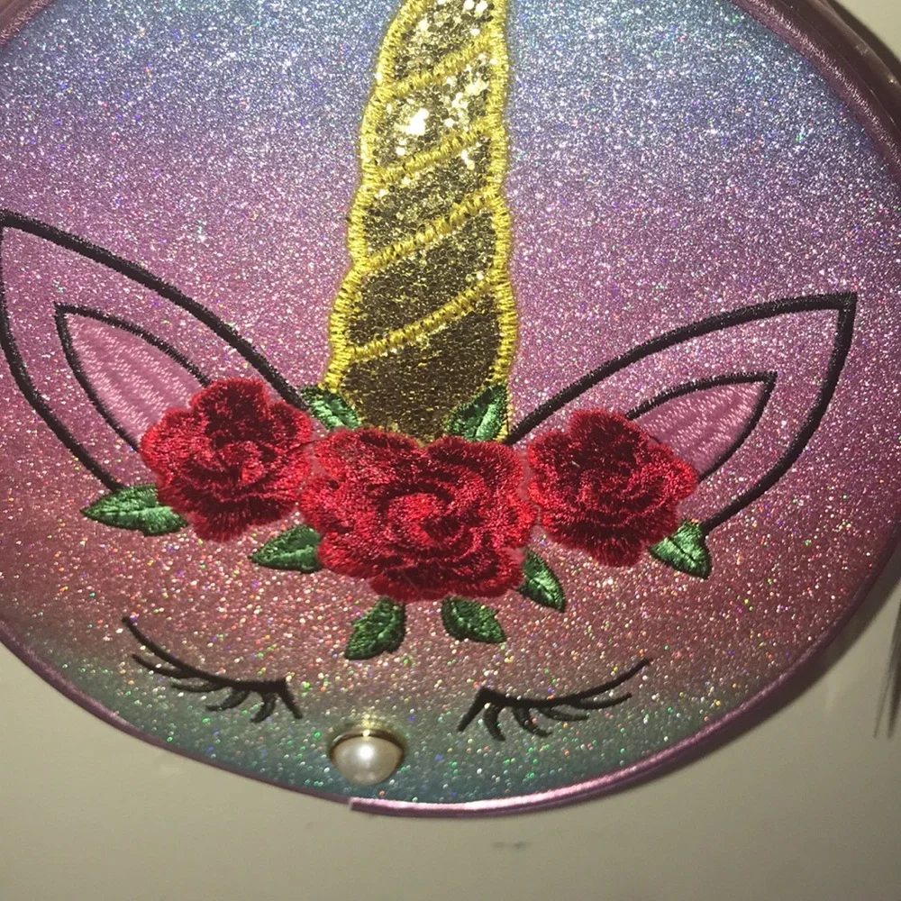Claires claire’s round