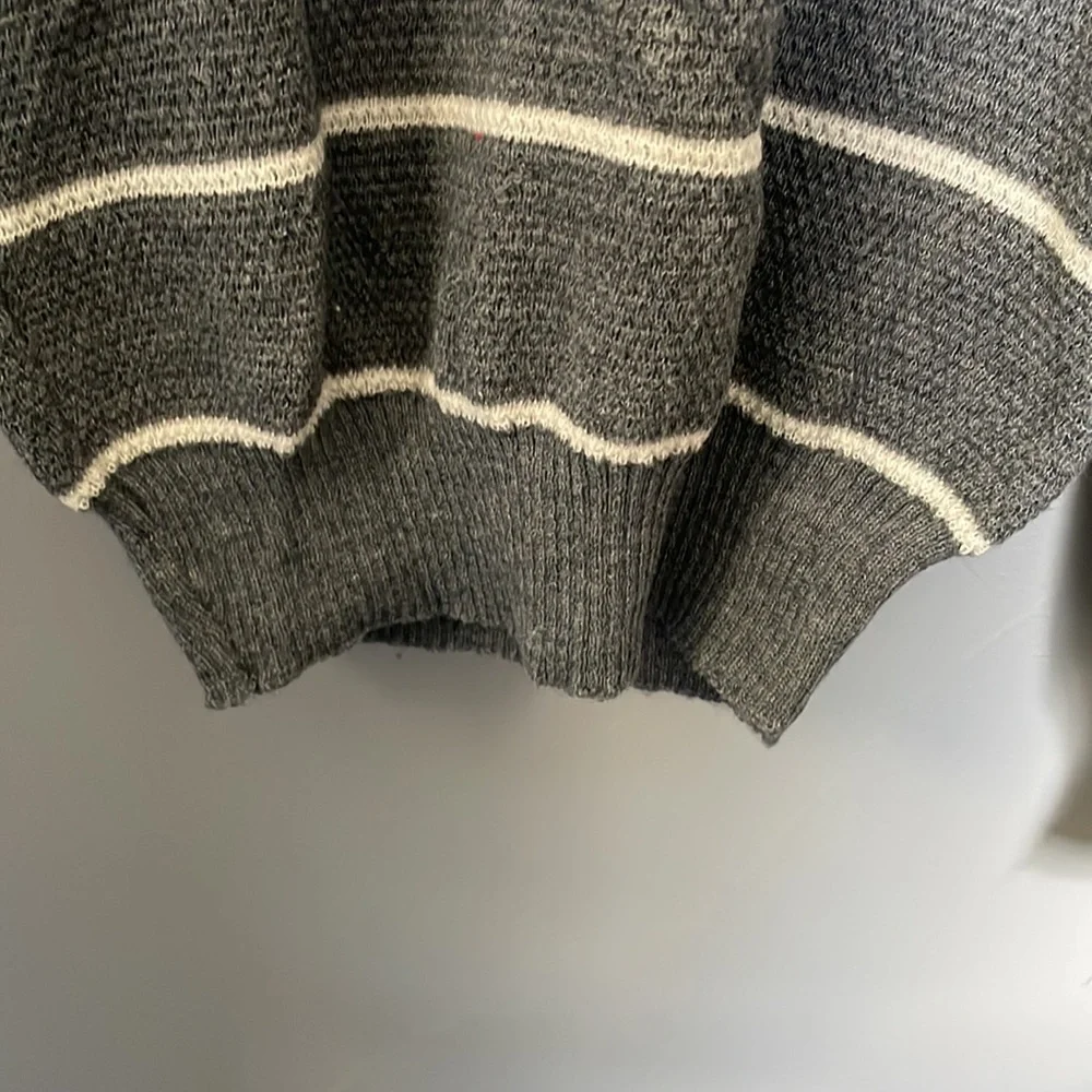 Sergio Valente men’s M Acrylic gray and white striped sweater prep old money