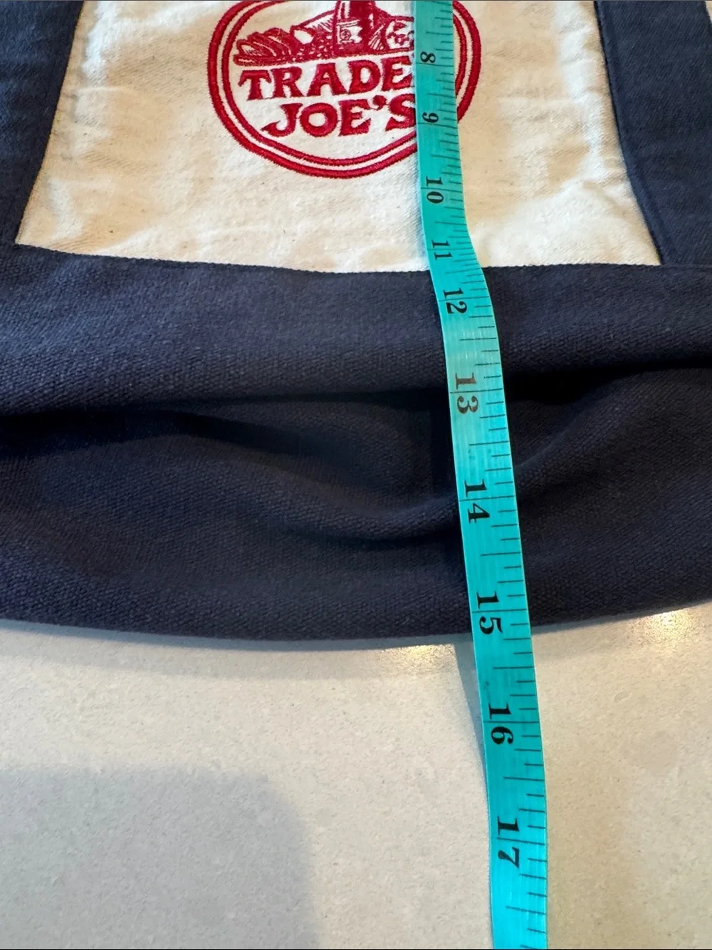 Trader JoeS lightweight logo