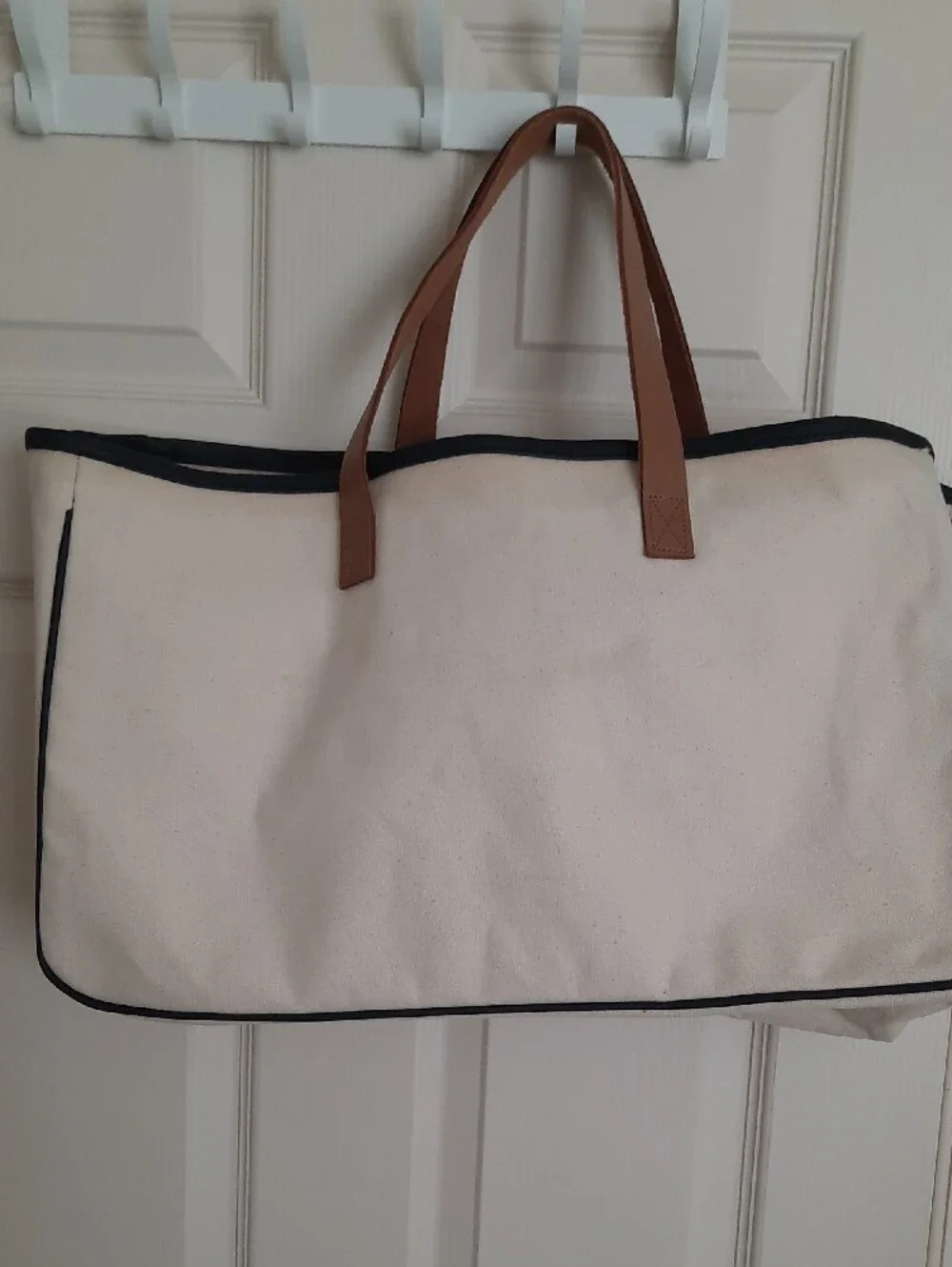 N/A cream canvas