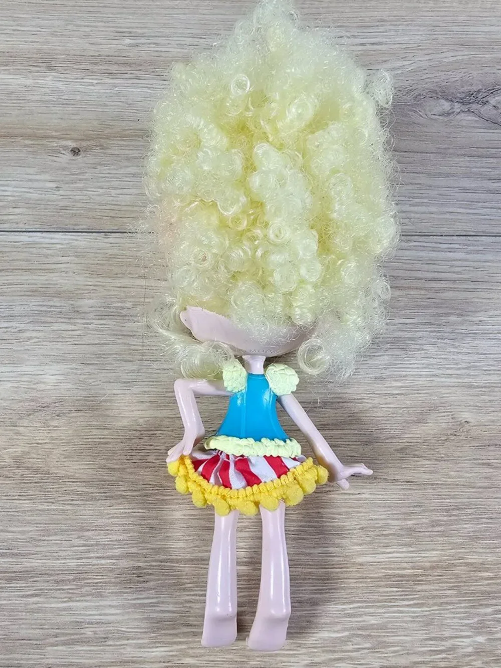 Moose Toys Shopkins Shoppies Popette Fashion Doll with Skirt Headband 5