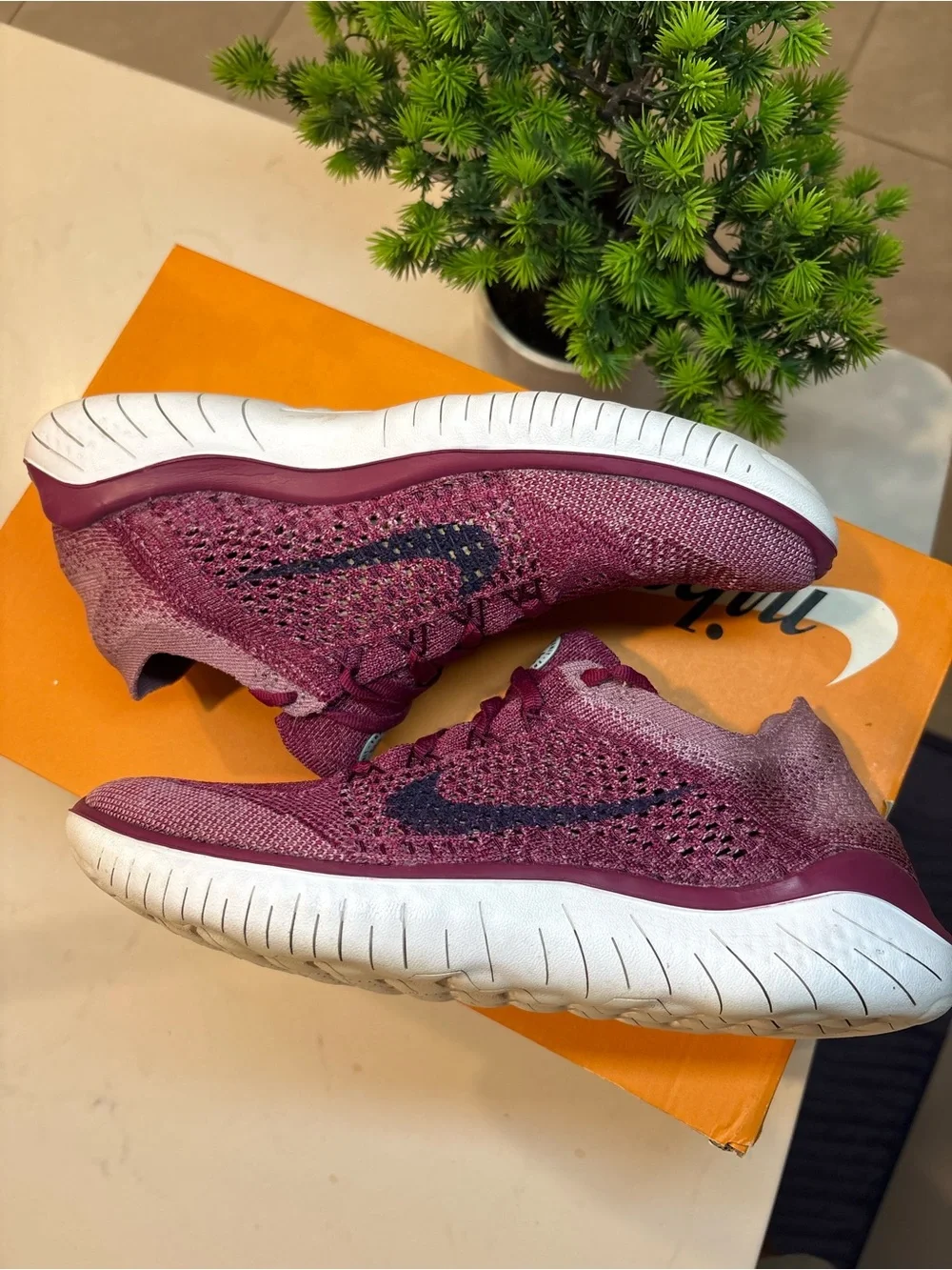 Nike color burgundy breathable