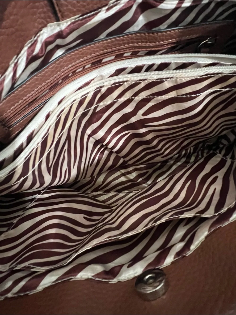 Dana Buchman tote bold