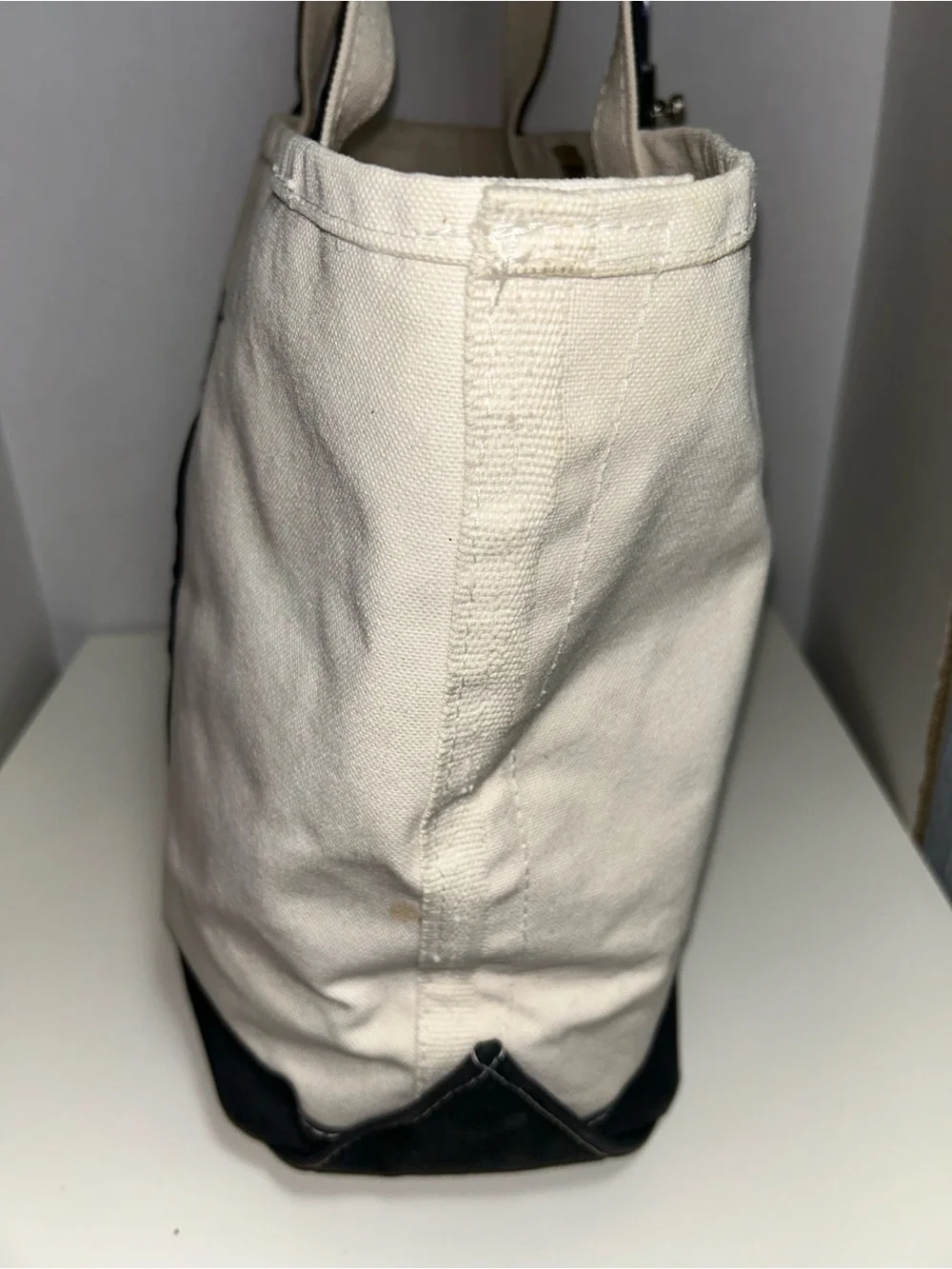 L.L. Bean straps shoulder