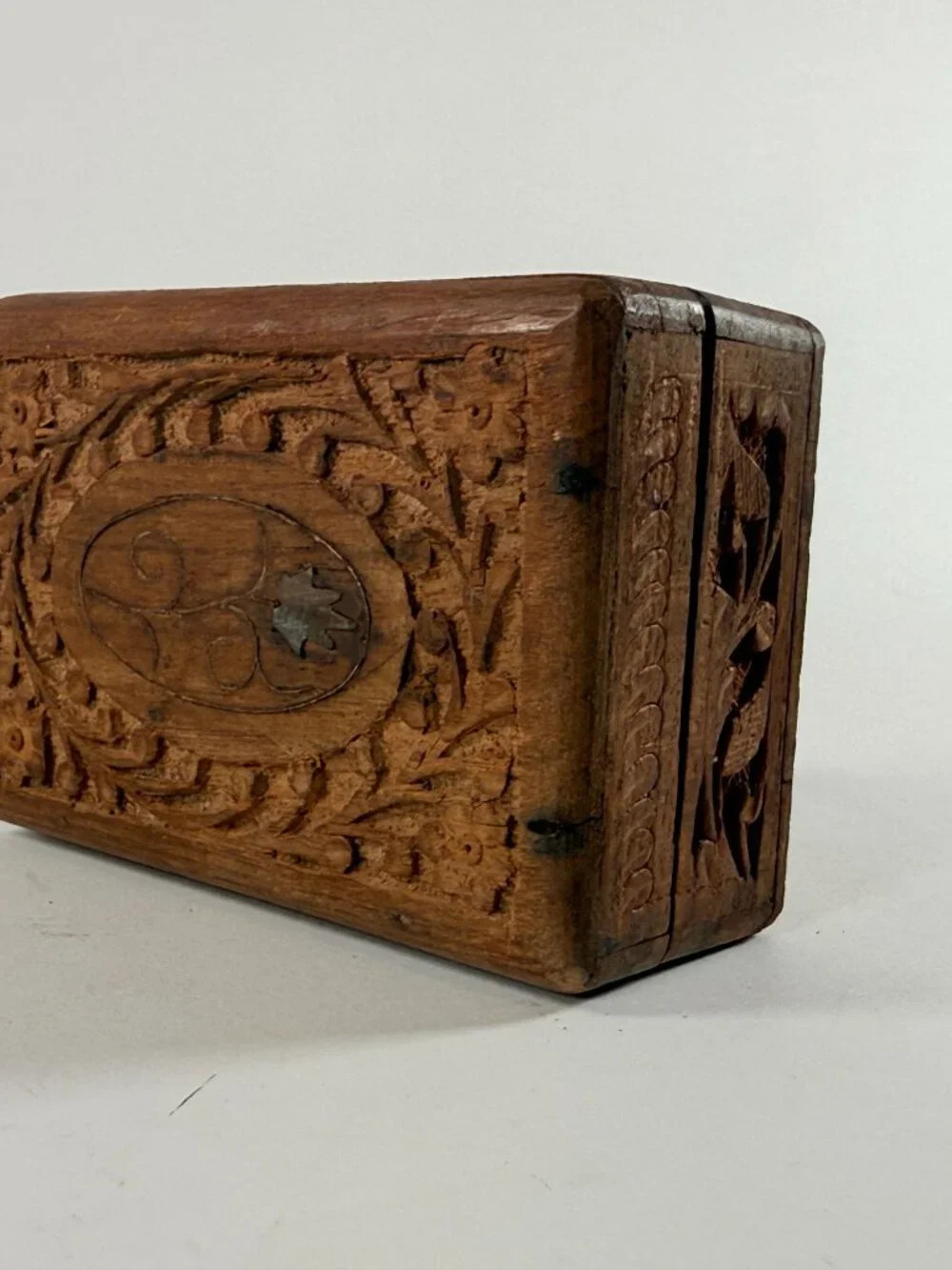 Unbranded wooden box
