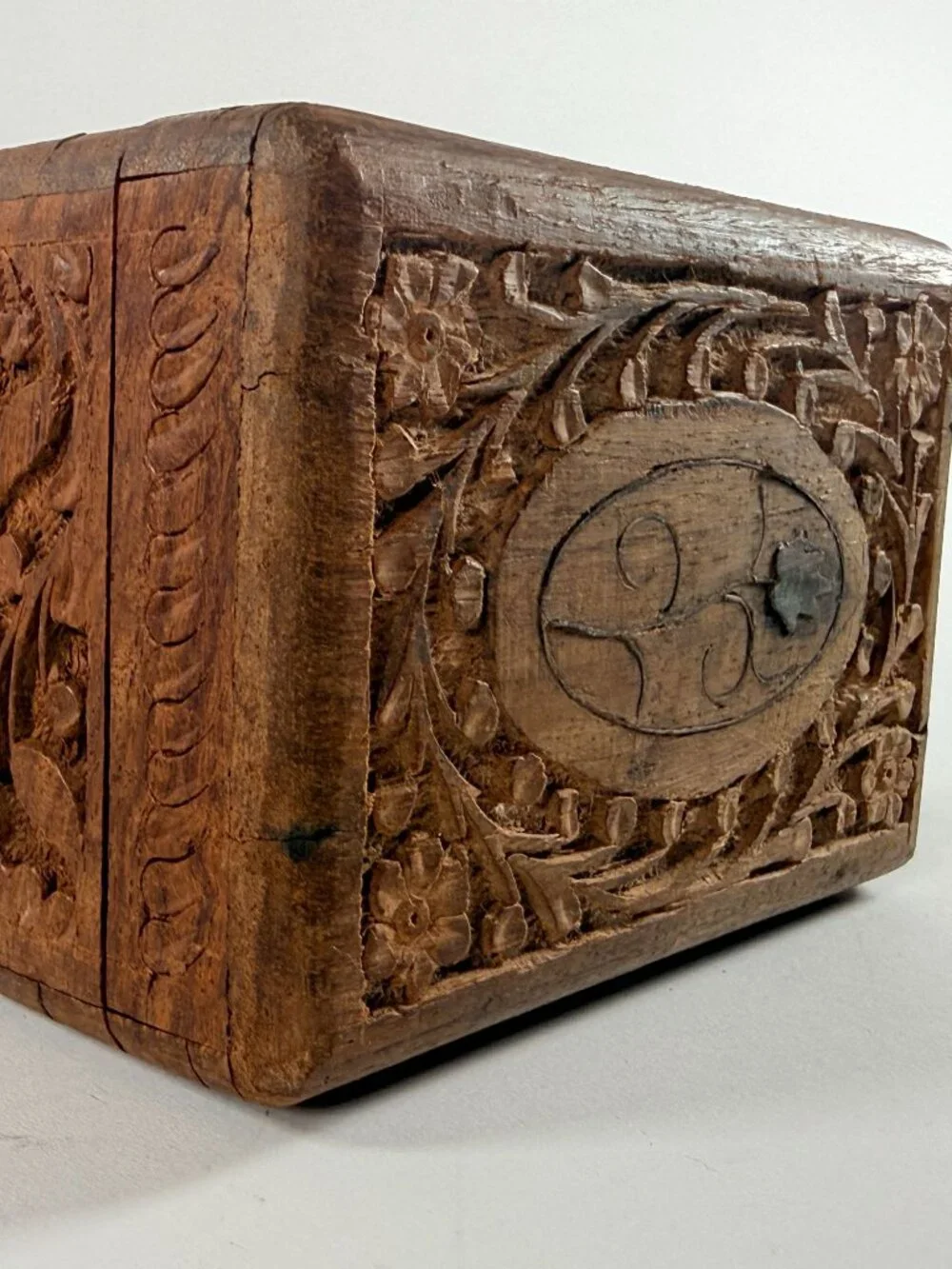 Unbranded wooden box