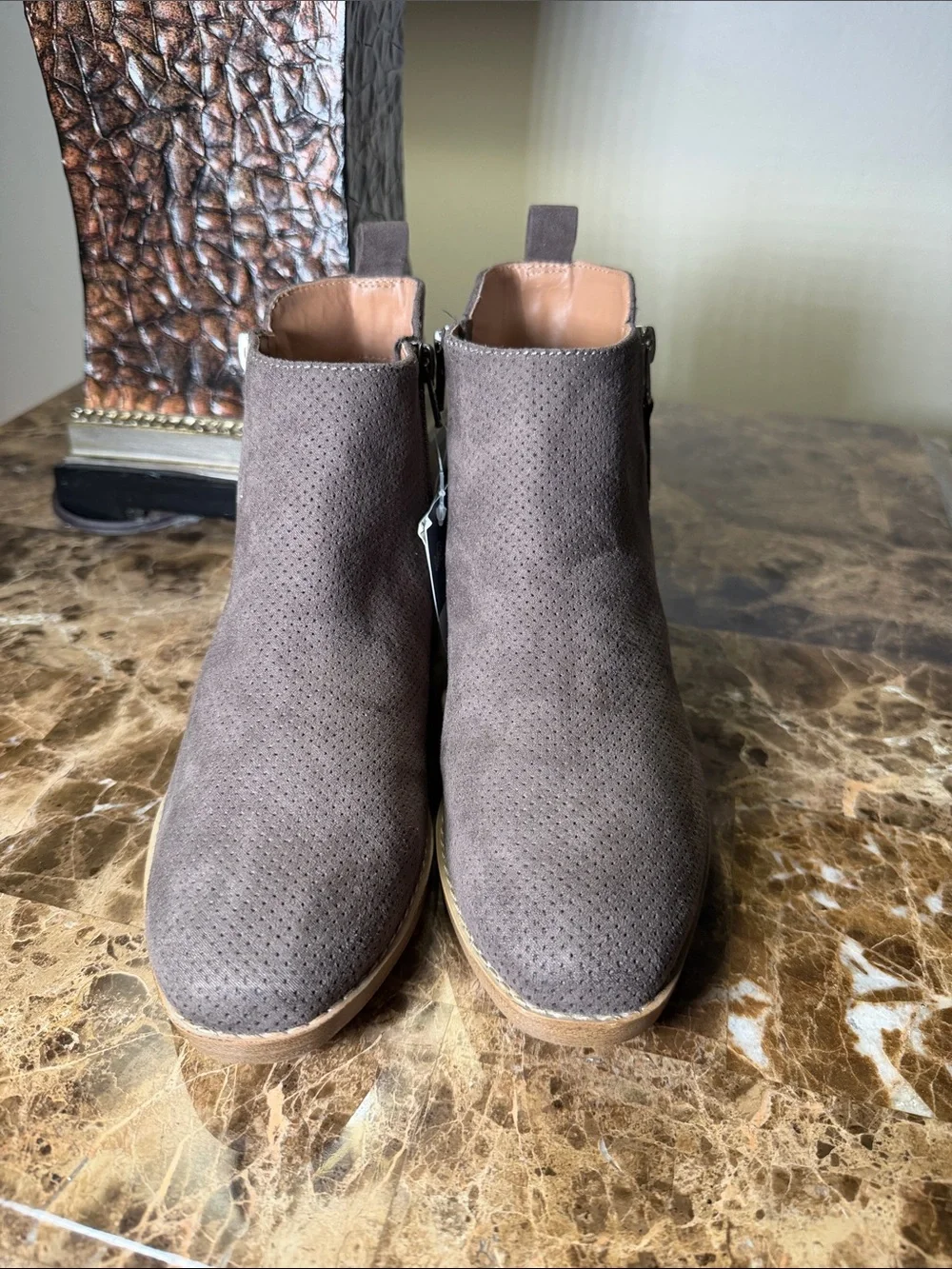 Universal Thread stylish taupe