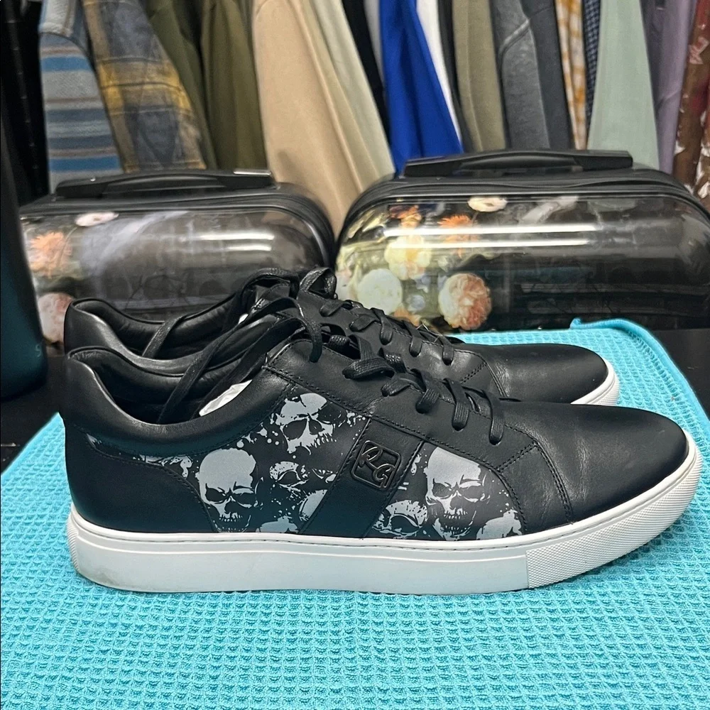 Robert Graham bold sneakers