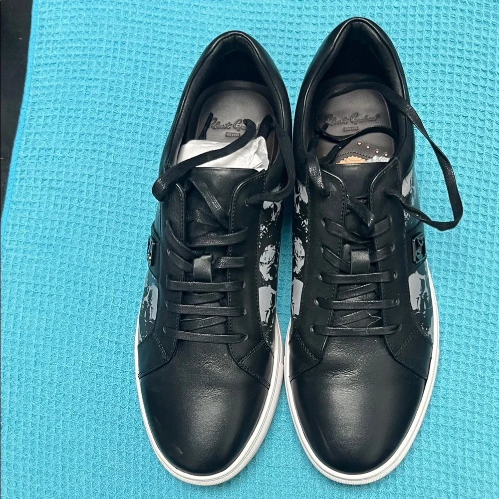Robert Graham bold sneakers