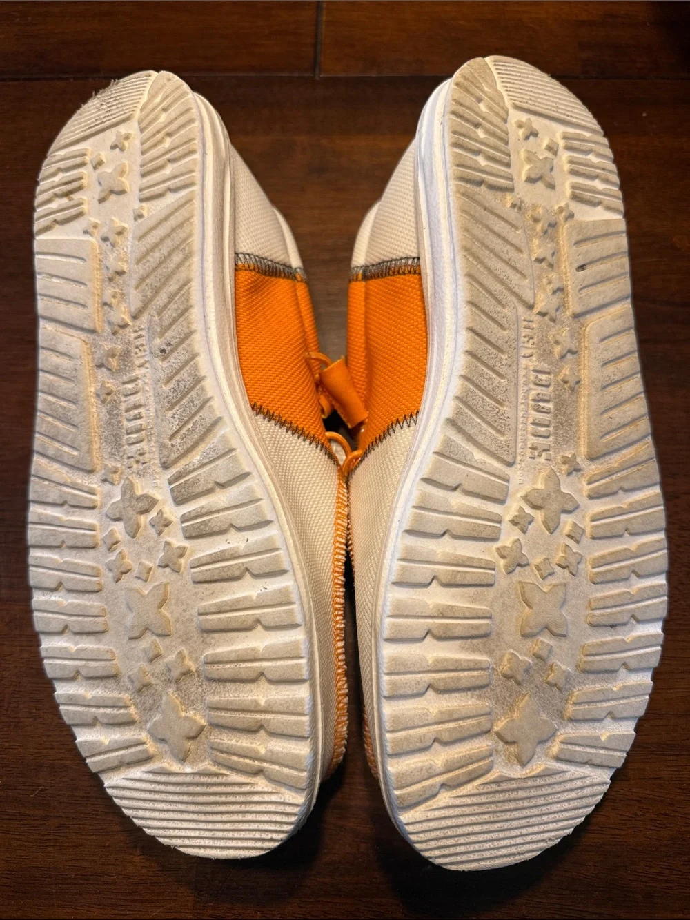Hey Dude sneakers laces elastic