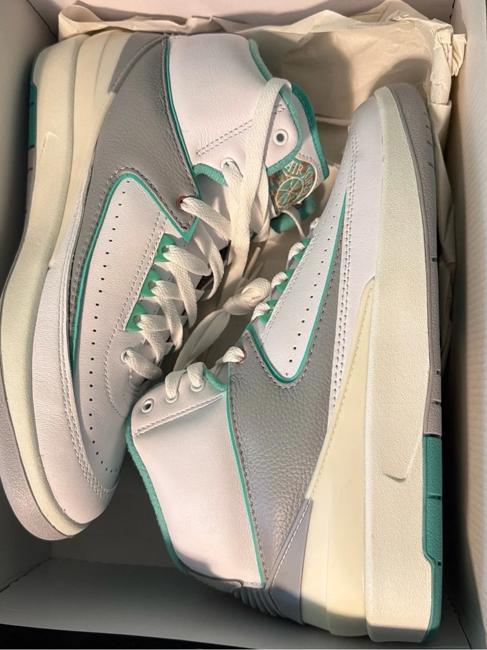 Air Jordan 2 Retro - Women’s 9 *BRAND NEW*