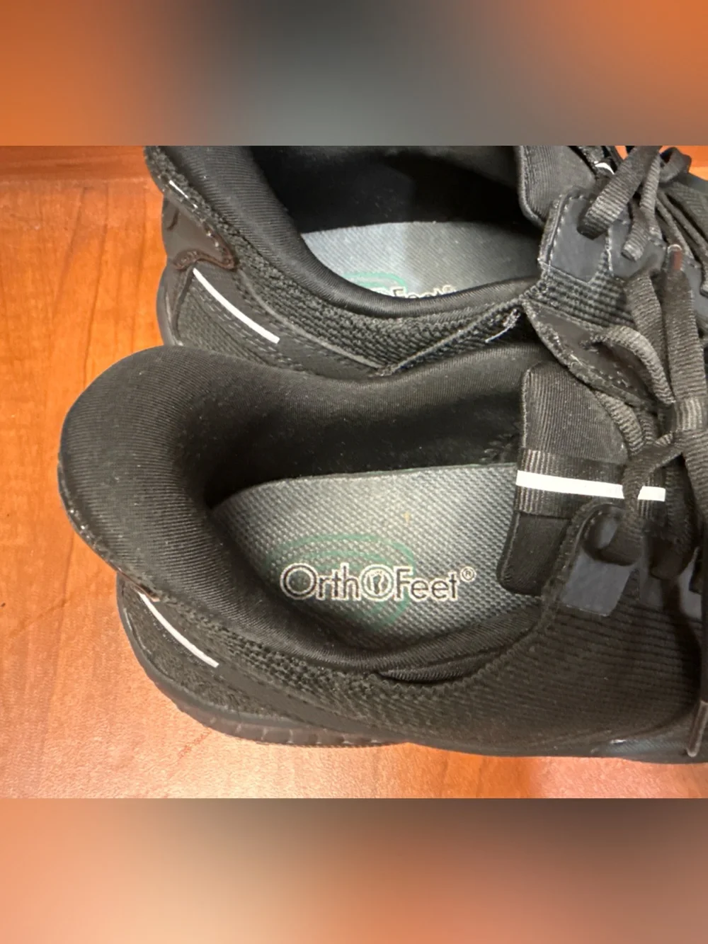 OnToFeet black athletic