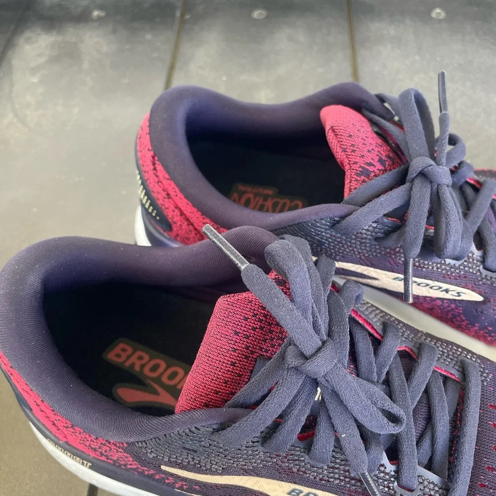 Brooks women ghost