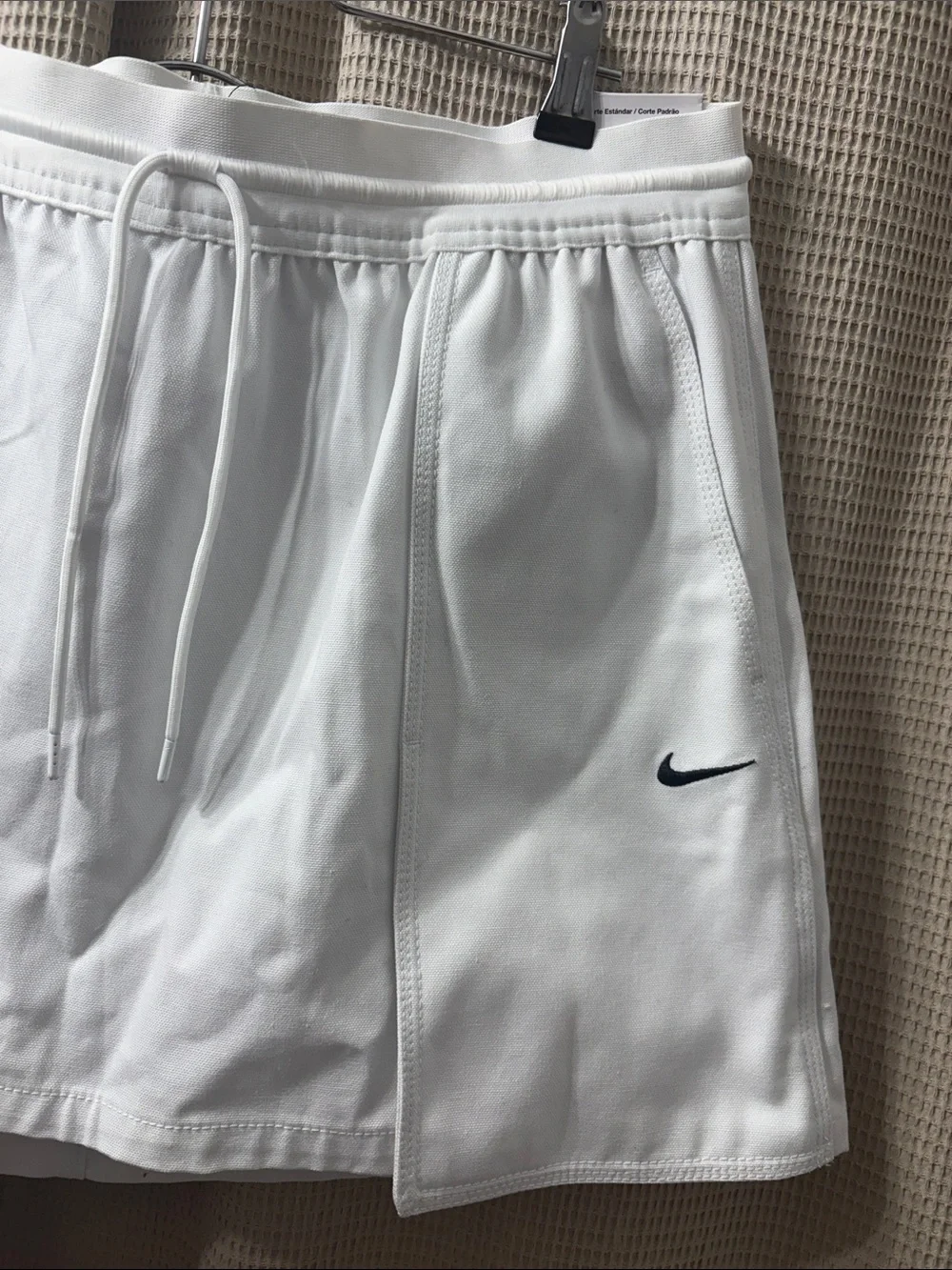 Nike White Women's Athletic tennis skirt  with Drawstring Waist