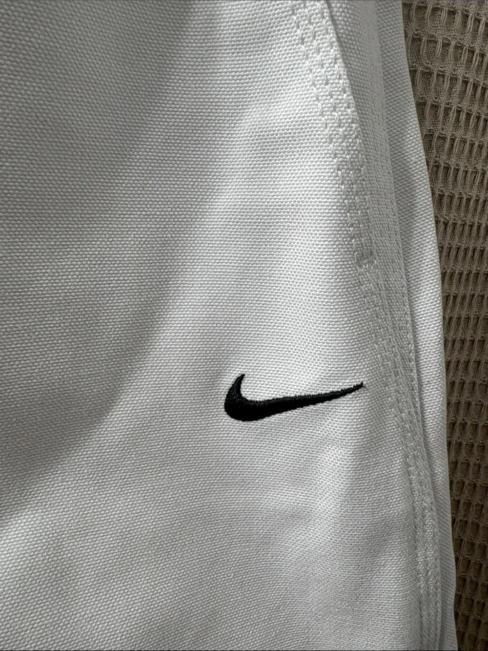 Nike White Women's Athletic tennis skirt  with Drawstring Waist