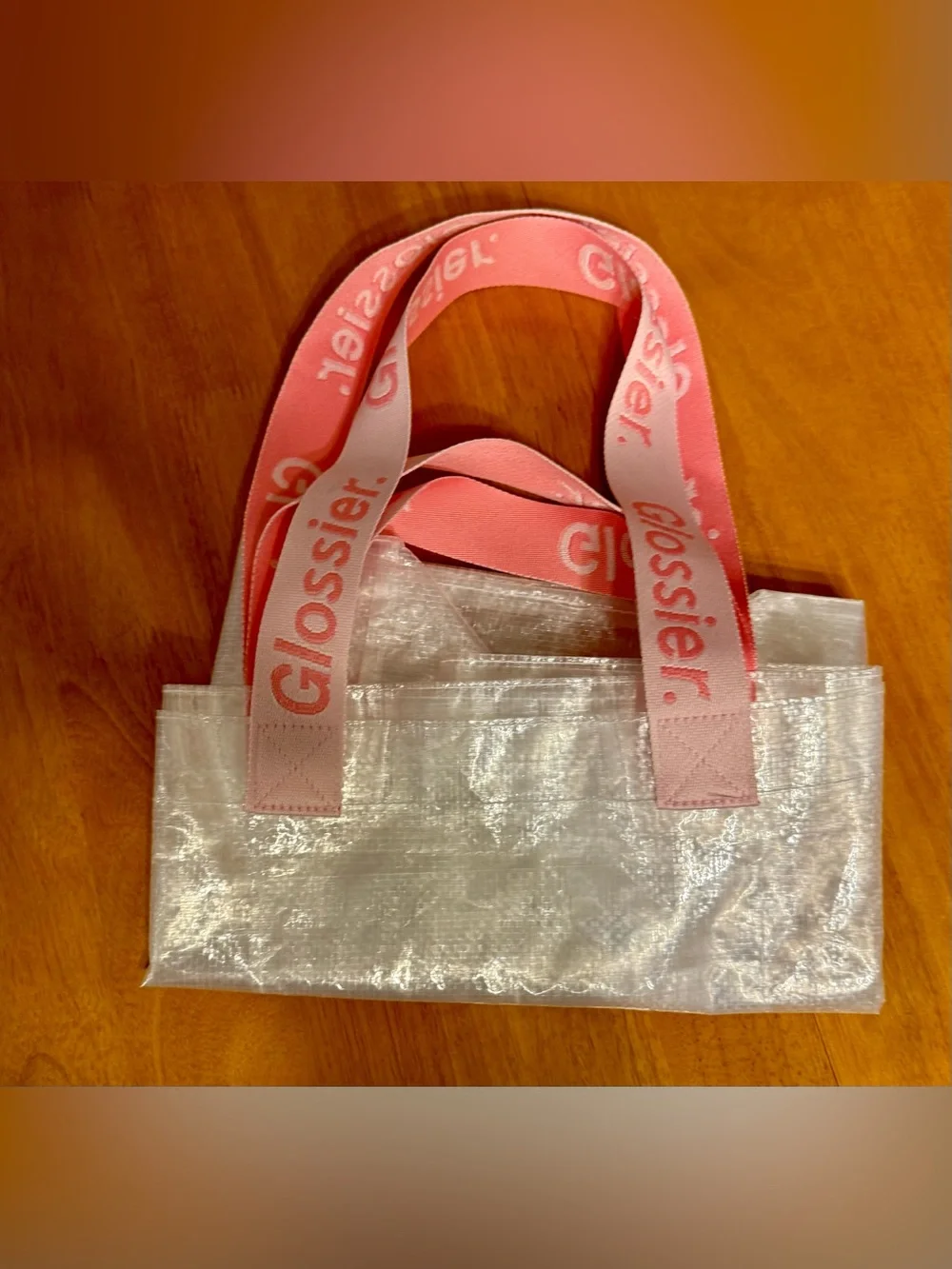 Glossier new errand
